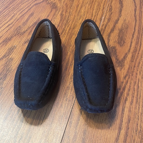Toddler - Boys or Girls Soft Suede Leather Slip On Loafer US Size 6.5 M Toddler - Picture 2 of 7